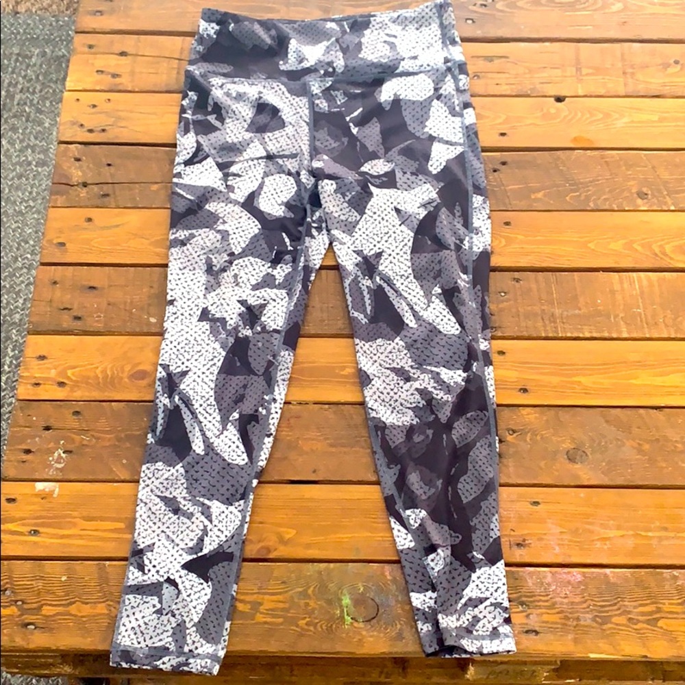 Snow camo print leggings